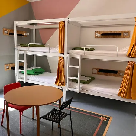 La Controra אכסניה