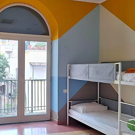 Hostel La Controra Nápoly