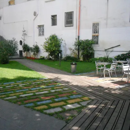 La Controra Hostel *